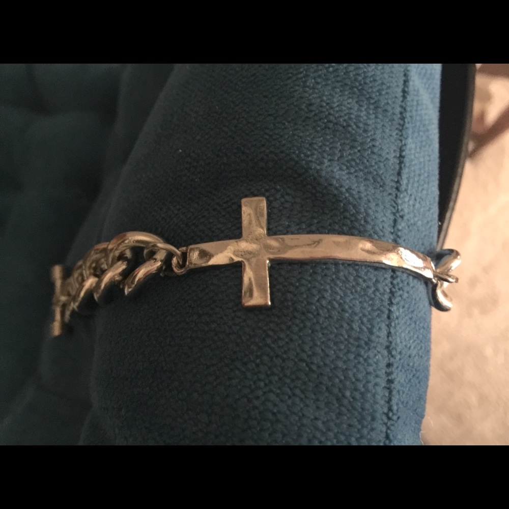 Cross Toggle Bracelet - Picture 2 of 3